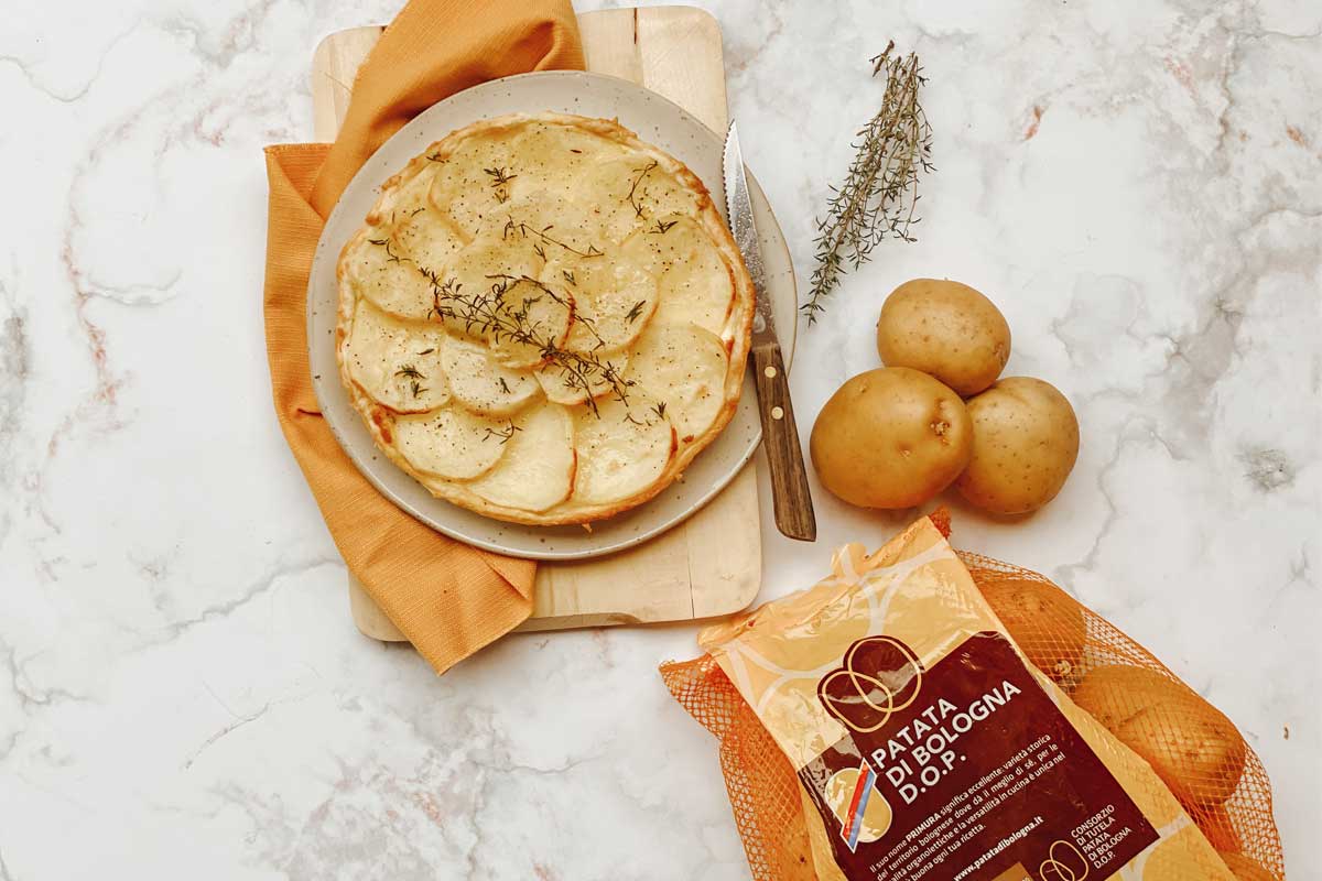 Crostata salata “svuota frigo” con ripieno di Patate di Bologna D.O.P. e formaggi